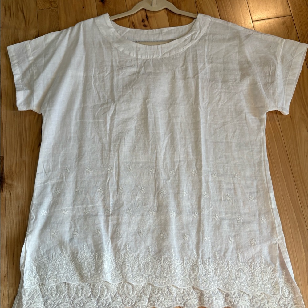White Short Sleeve Linen Top with Lace Hem